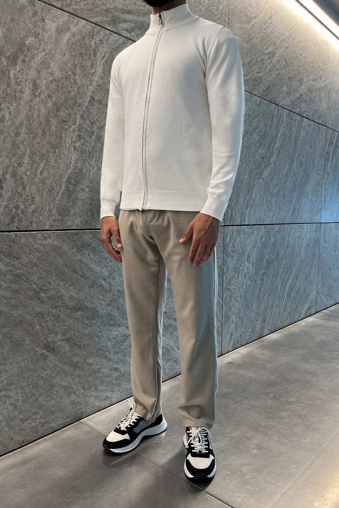 Faro Full Zip Sweater - White